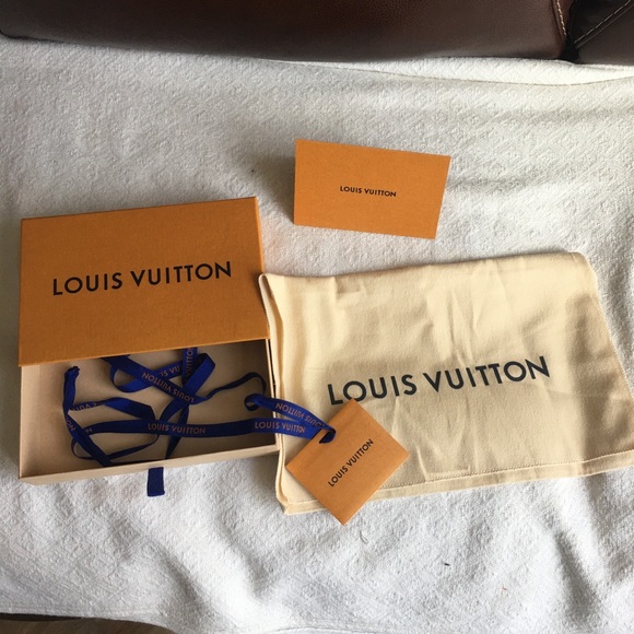 Louis Vuitton Wallet Gift Box - Picture 1 of 3